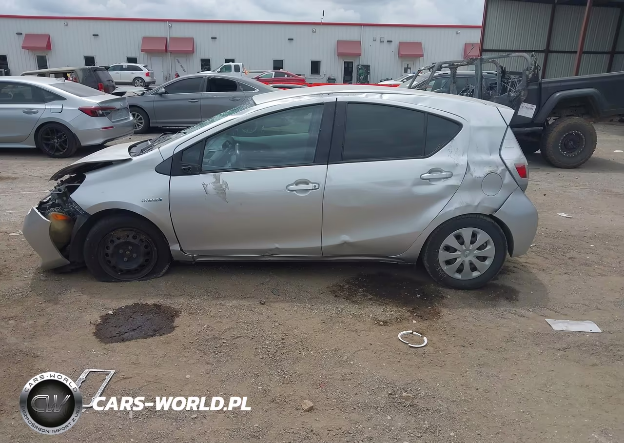 2013 Toyota Prius C Two VIN:JTDKDTB31D1548577 - 14