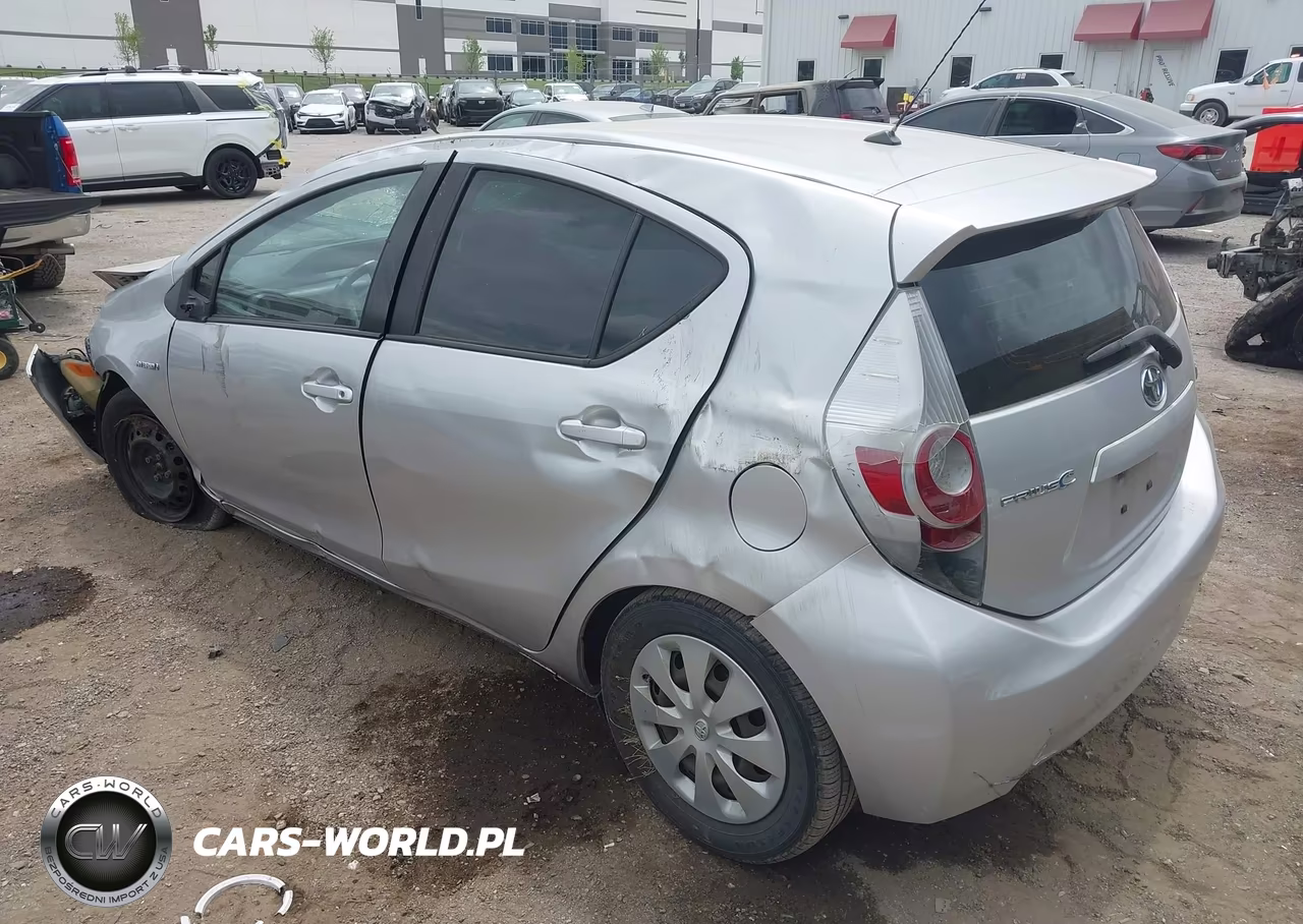 2013 Toyota Prius C Two VIN:JTDKDTB31D1548577 - 3