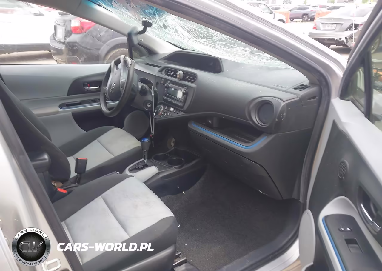 2013 Toyota Prius C Two VIN:JTDKDTB31D1548577 - 5