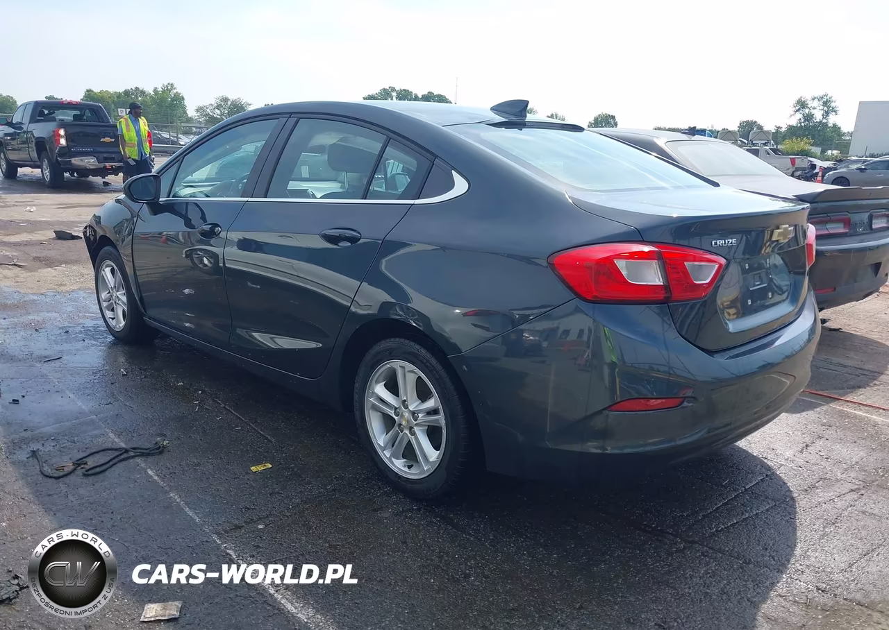 2018 Chevrolet Cruze Lt Auto VIN:1G1BE5SM6J7117753 - 3