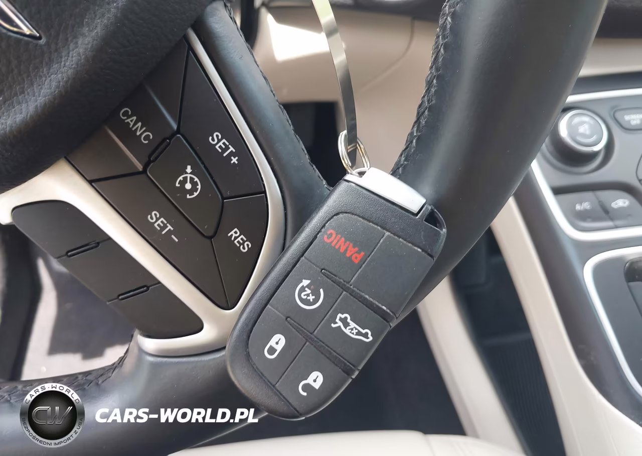 2015 Chrysler 200 C VIN:1C3CCCCB9FN546900 - 11