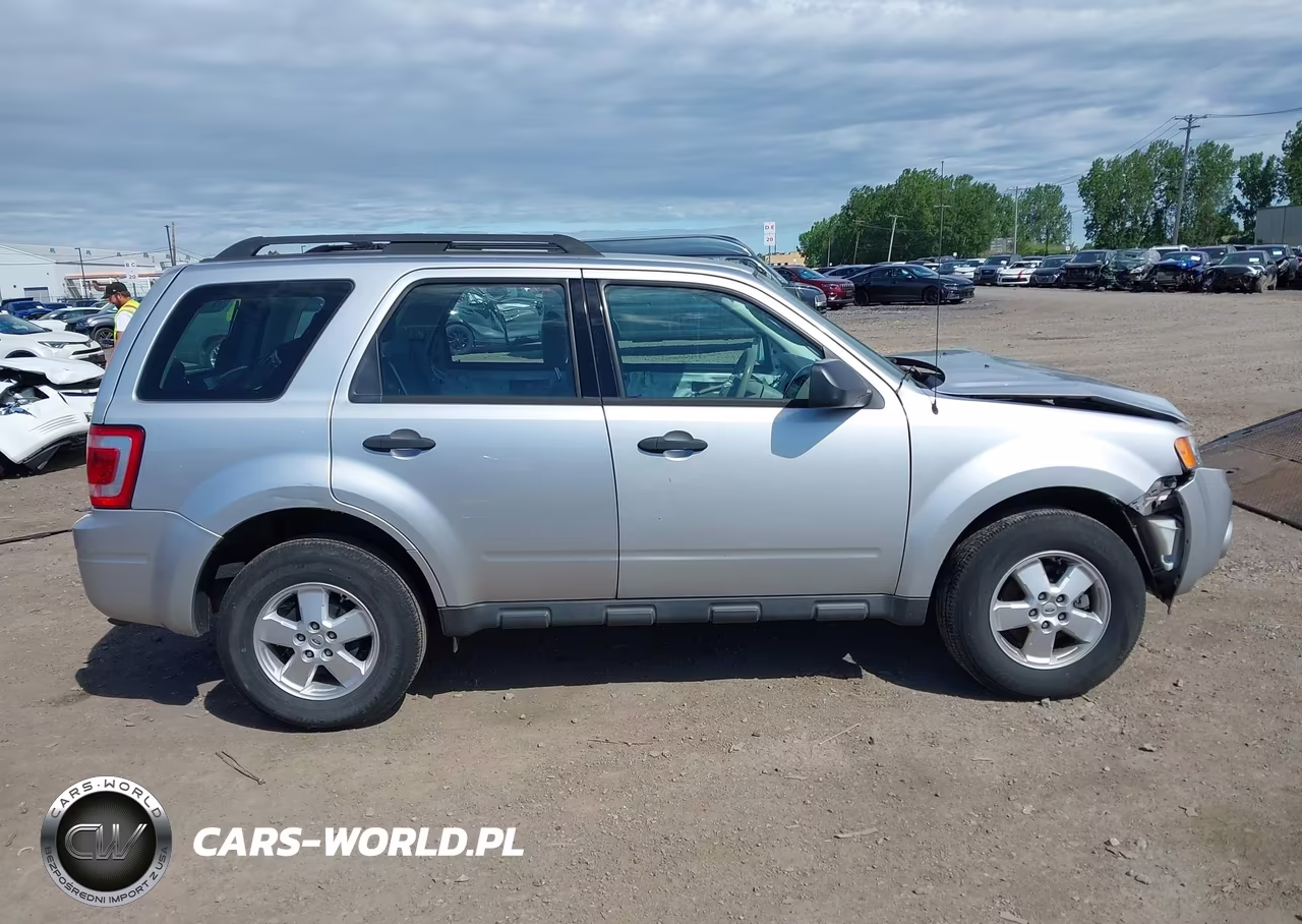 2011 Ford Escape Xls VIN:1FMCU9C75BKA02702 - 14