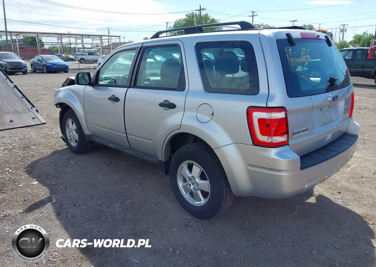 2011 Ford Escape Xls VIN:1FMCU9C75BKA02702 - 3