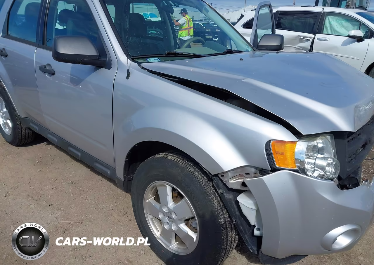 2011 Ford Escape Xls VIN:1FMCU9C75BKA02702 - 6