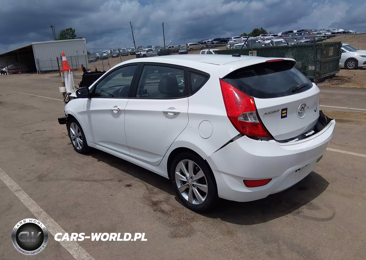 2013 Hyundai Accent Se VIN:KMHCU5AE7DU066371 - 3