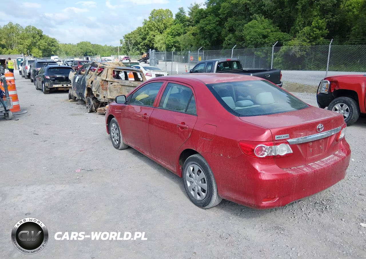 2011 Toyota Corolla VIN:JTDBU4EE0BJ107670 - 3