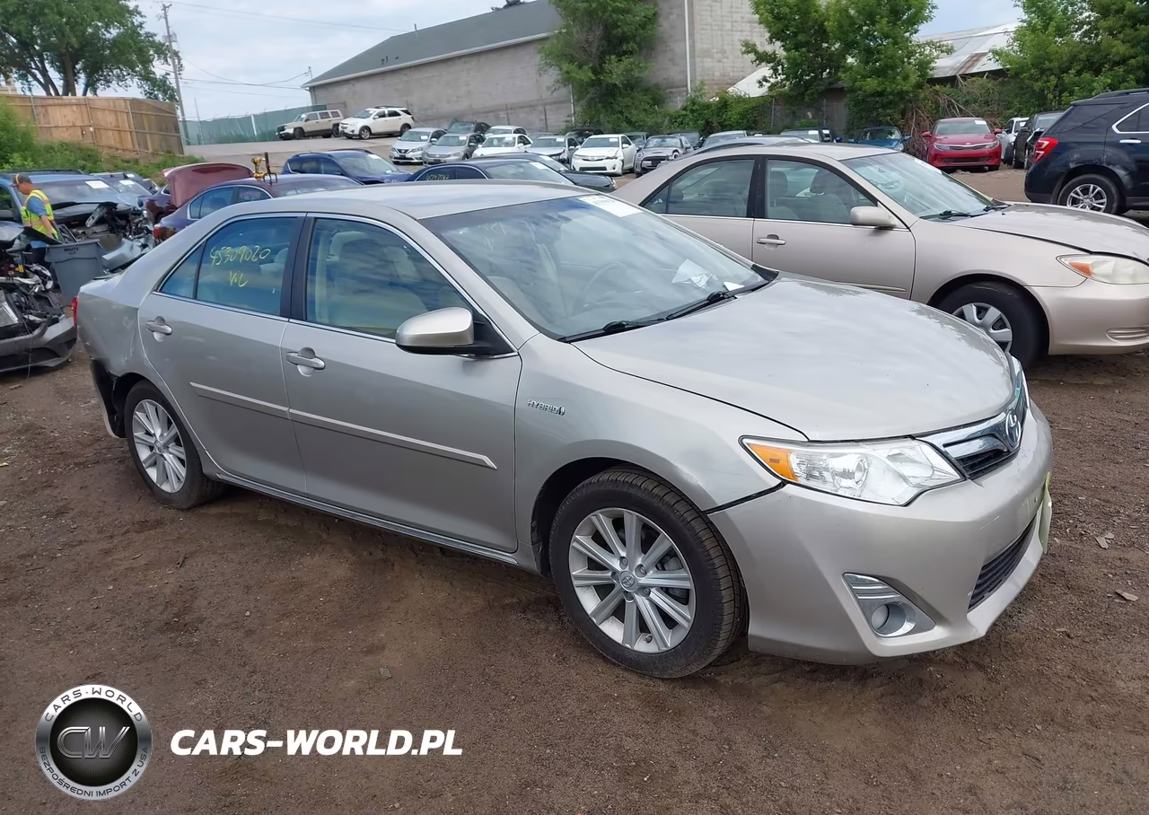 2014 Toyota Camry Hybrid Xle – zdjęcie 1 z 16