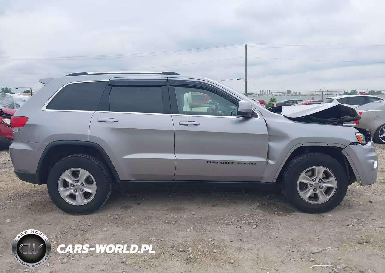 2017 Jeep Grand Cherokee Laredo 4X4 VIN:1C4RJFAG8HC884637 - 13