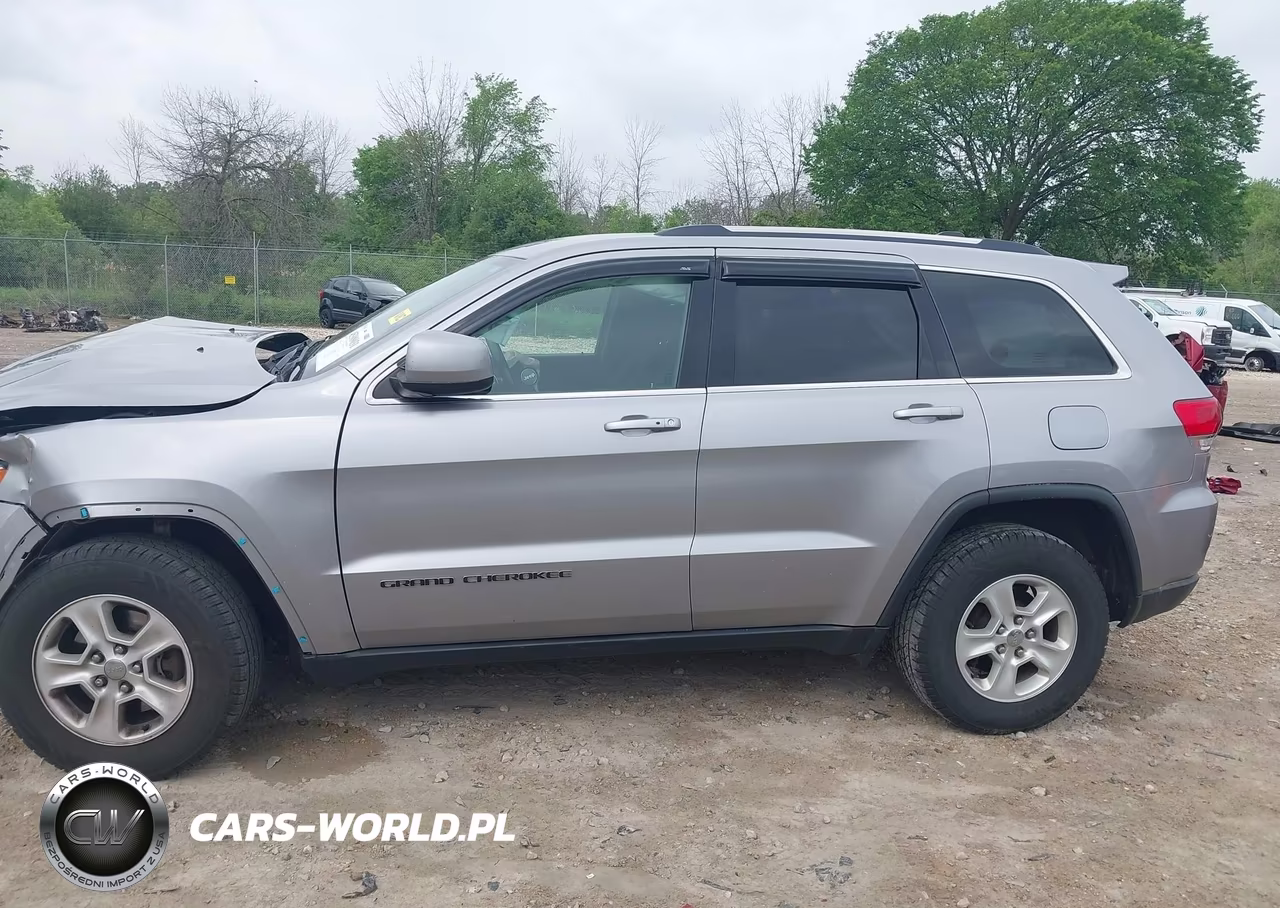 2017 Jeep Grand Cherokee Laredo 4X4 VIN:1C4RJFAG8HC884637 - 14