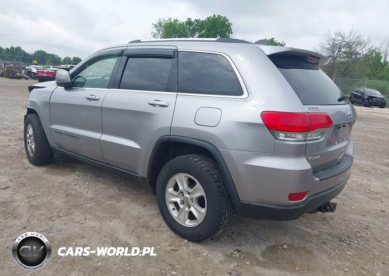 2017 Jeep Grand Cherokee Laredo 4X4 VIN:1C4RJFAG8HC884637 - 3