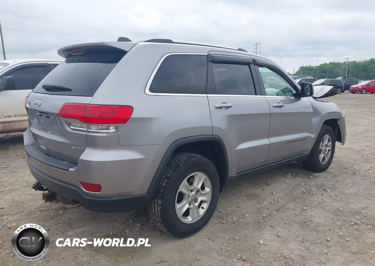 2017 Jeep Grand Cherokee Laredo 4X4 VIN:1C4RJFAG8HC884637 - 4