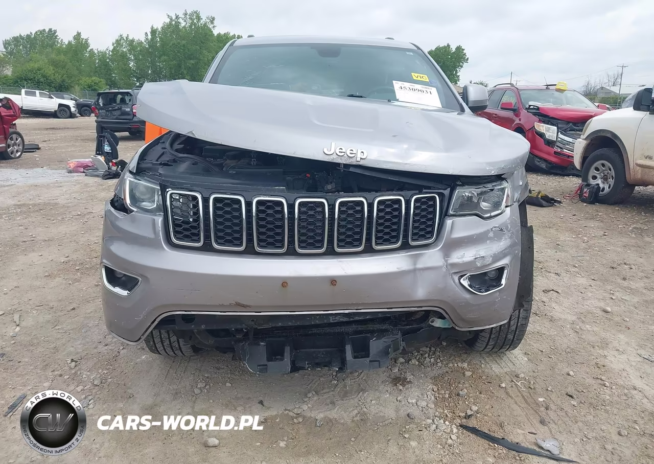 2017 Jeep Grand Cherokee Laredo 4X4 VIN:1C4RJFAG8HC884637 - 6