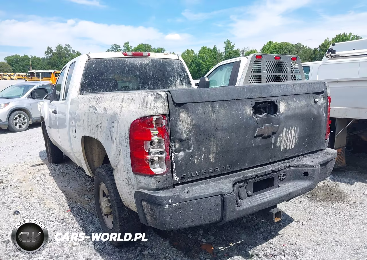 2009 Chevrolet Silverado 2500Hd Work Truck VIN:1GCHC49K59E109284 - 3