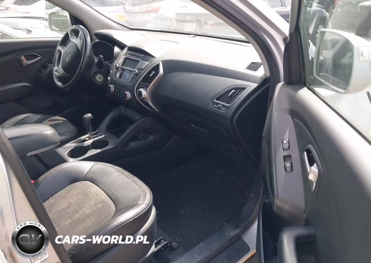 2012 Hyundai Tucson Gls VIN:KM8JUCAC9CU396666 - 5