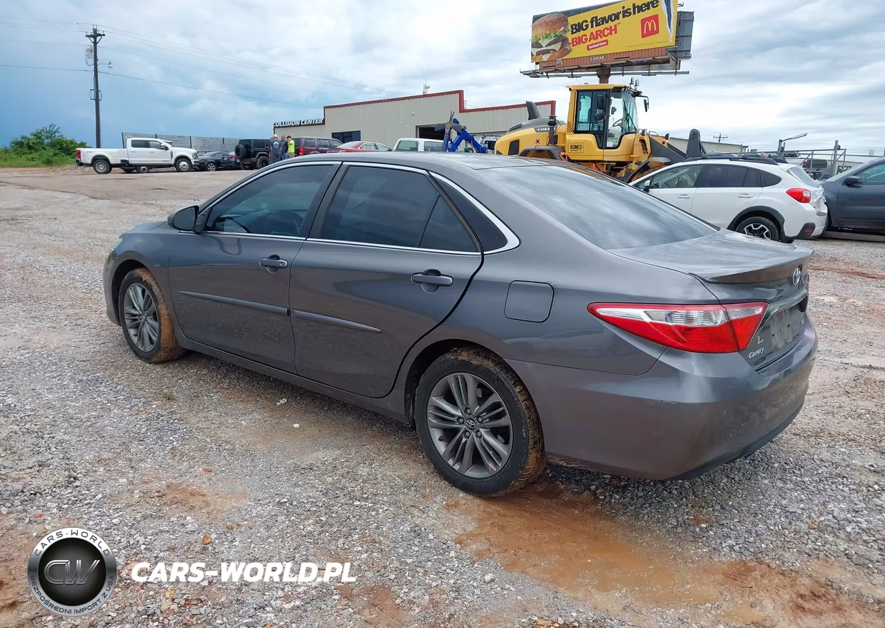 2016 Toyota Camry Se VIN:4T1BF1FK8GU198556 - 3