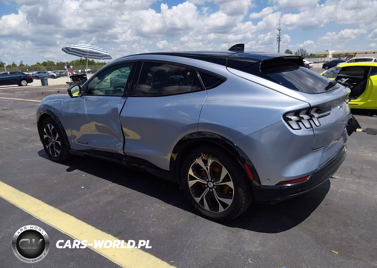 2022 Ford Mustang Mach-E Premium VIN:3FMTK3SU8NMA58107 - 3