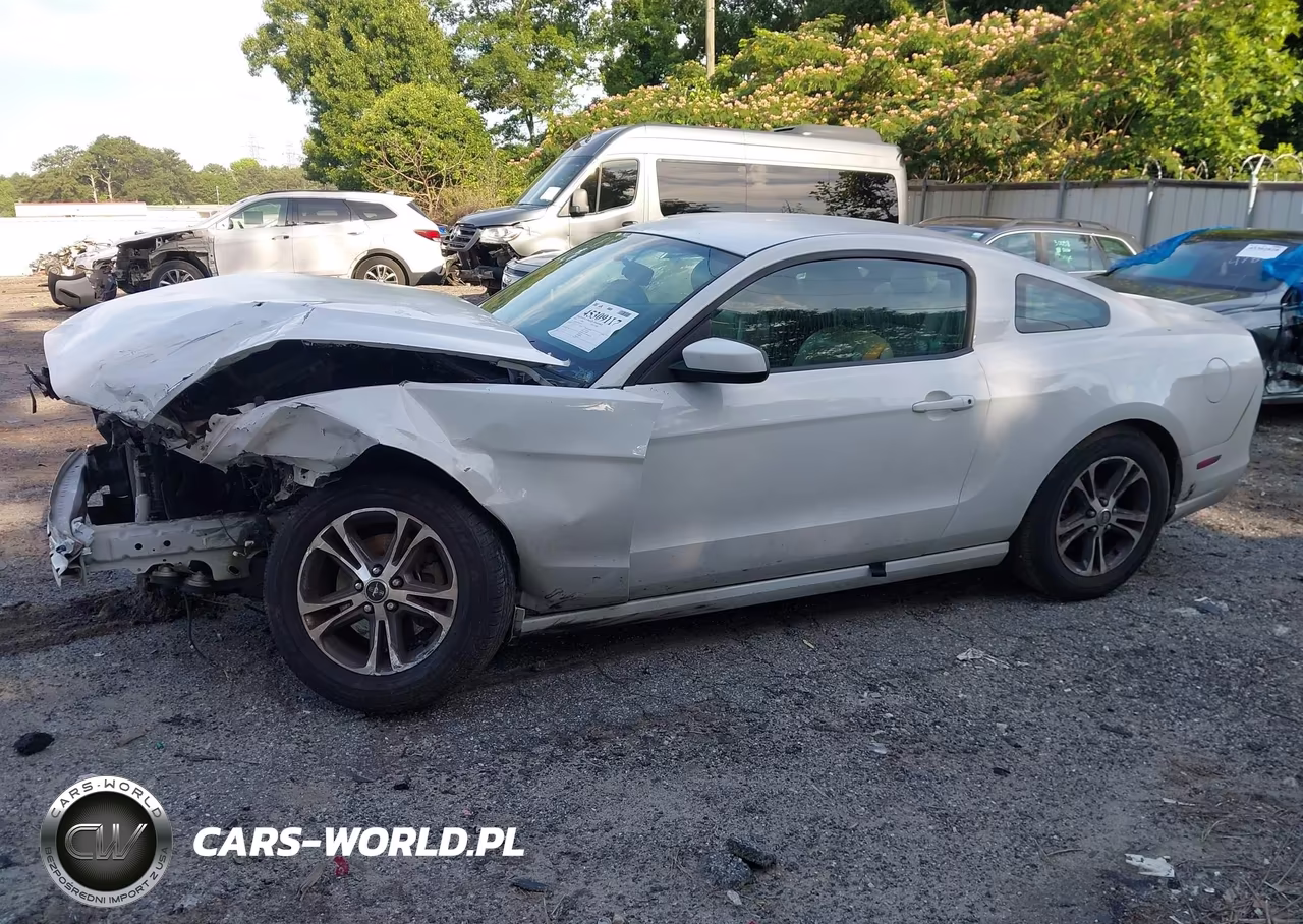 2014 Ford Mustang V6 Premium VIN:1ZVBP8AM2E5292116 - 14
