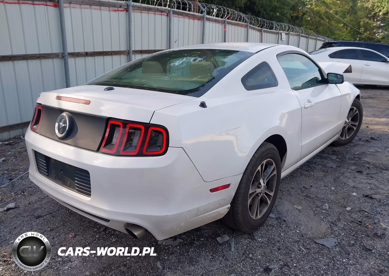 2014 Ford Mustang V6 Premium VIN:1ZVBP8AM2E5292116 - 4