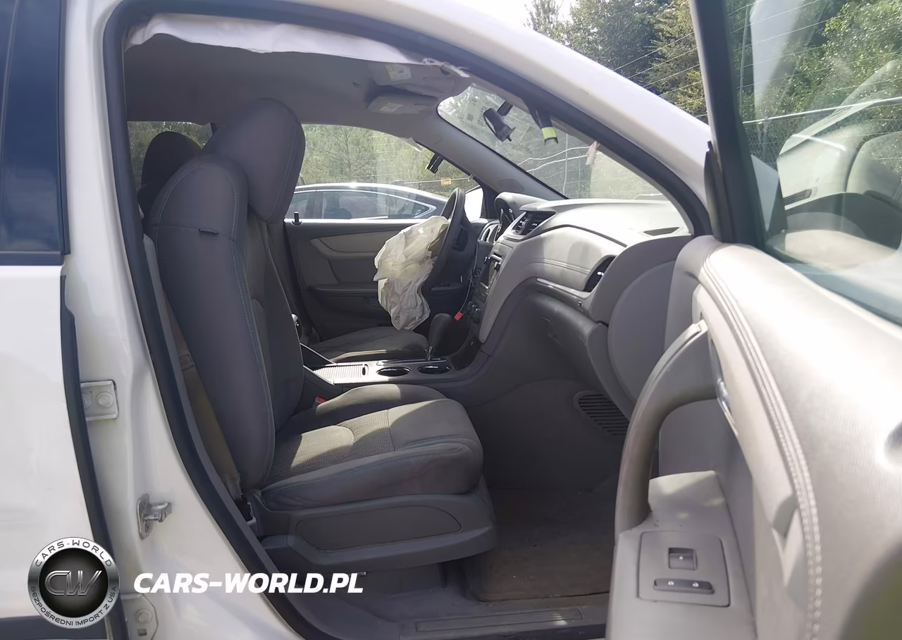 2015 Chevrolet Traverse Ls VIN:1GNKRFEDXFJ217286 - 5