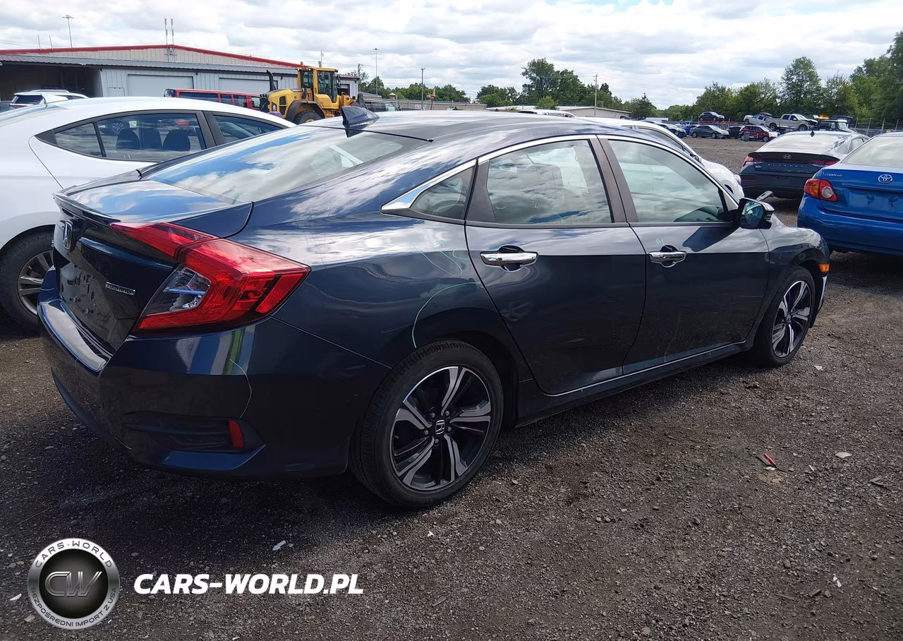 2017 Honda Civic Touring VIN:19XFC1F92HE002283 - 4