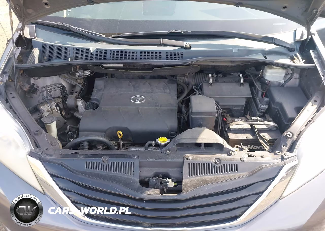 2011 Toyota Sienna Le V6 VIN:5TDKK3DC1BS078408 - 10