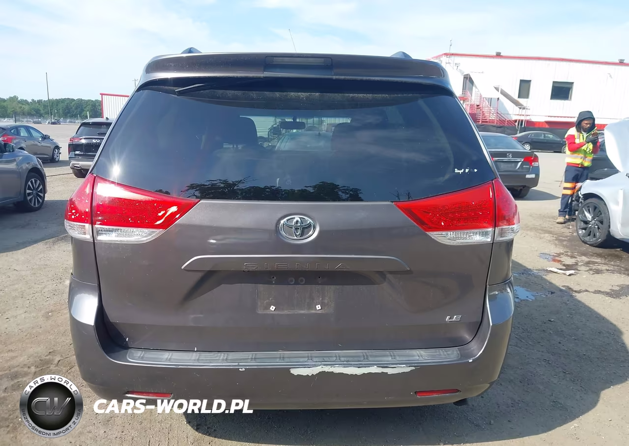 2011 Toyota Sienna Le V6 VIN:5TDKK3DC1BS078408 - 16