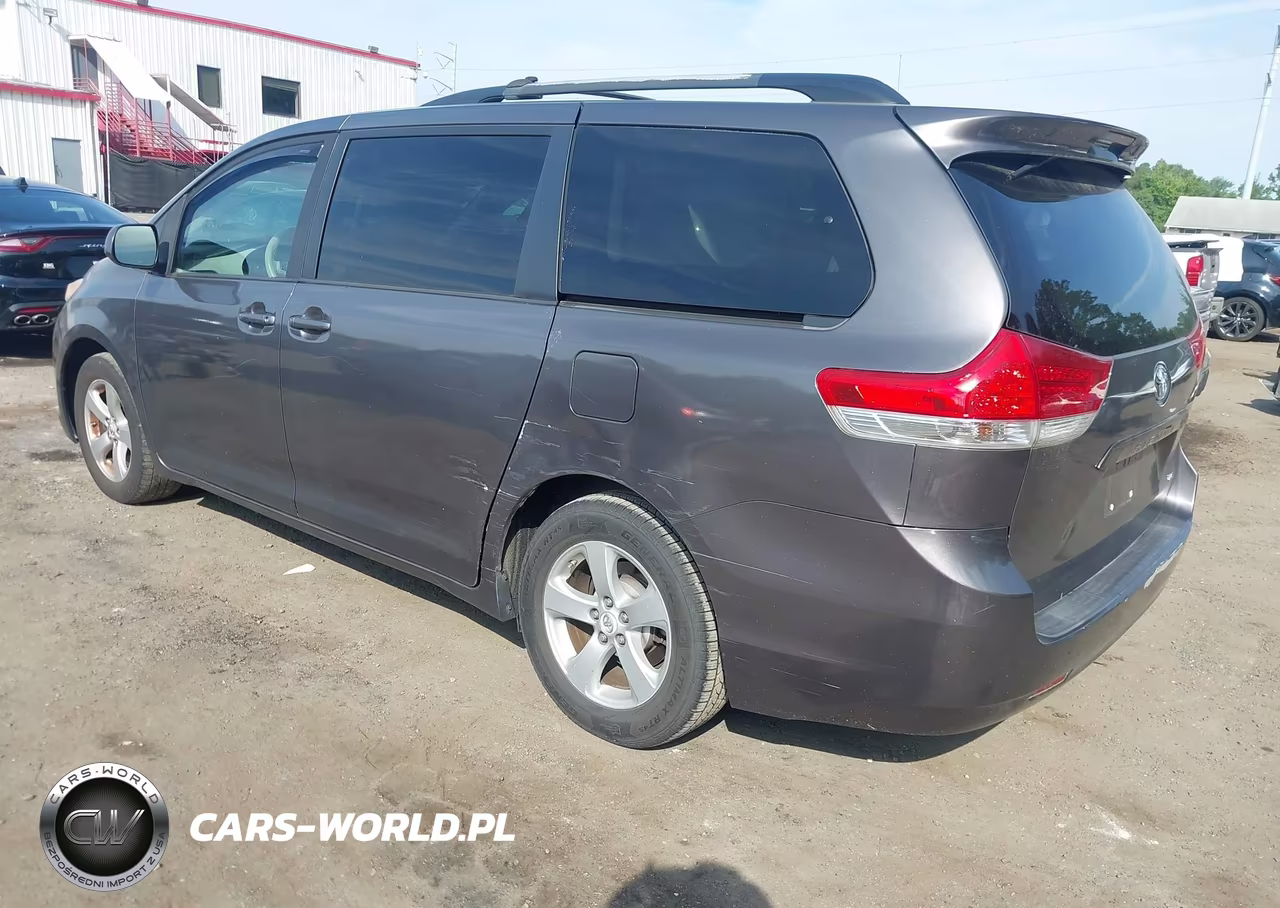 2011 Toyota Sienna Le V6 VIN:5TDKK3DC1BS078408 - 3