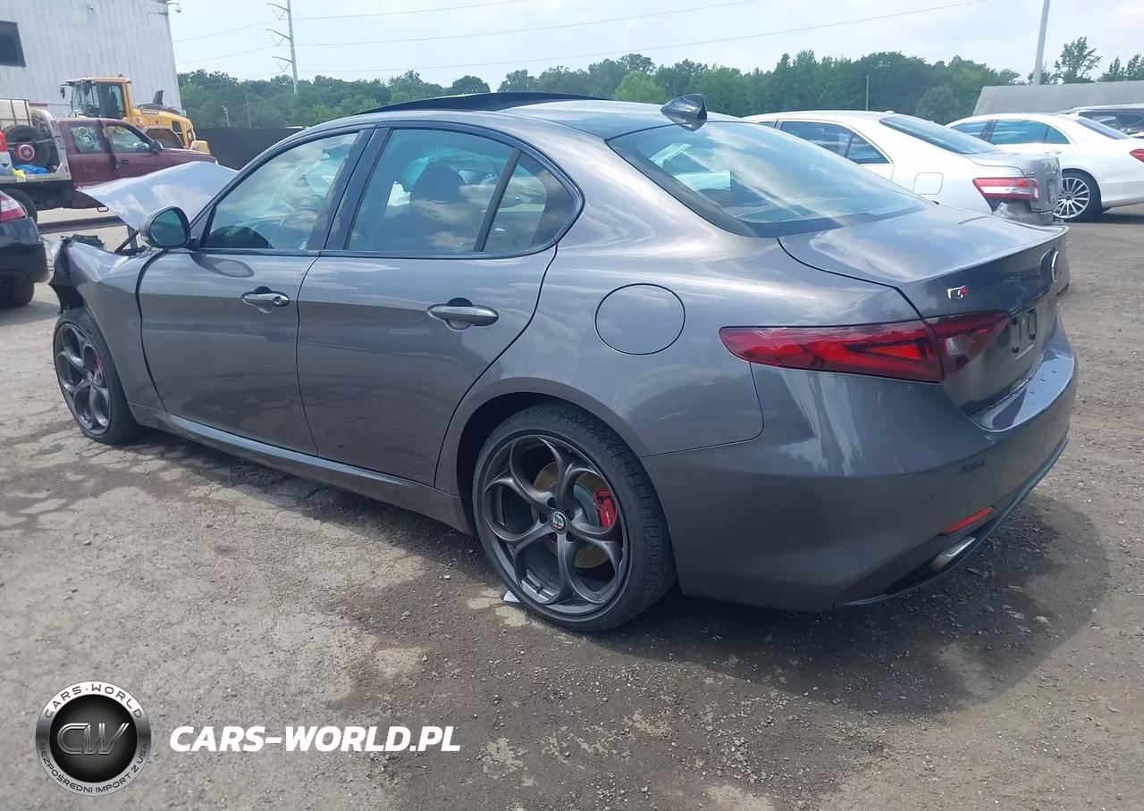 2018 Alfa Romeo Giulia Ti Sport Awd VIN:ZARFAEEN7J7566261 - 3