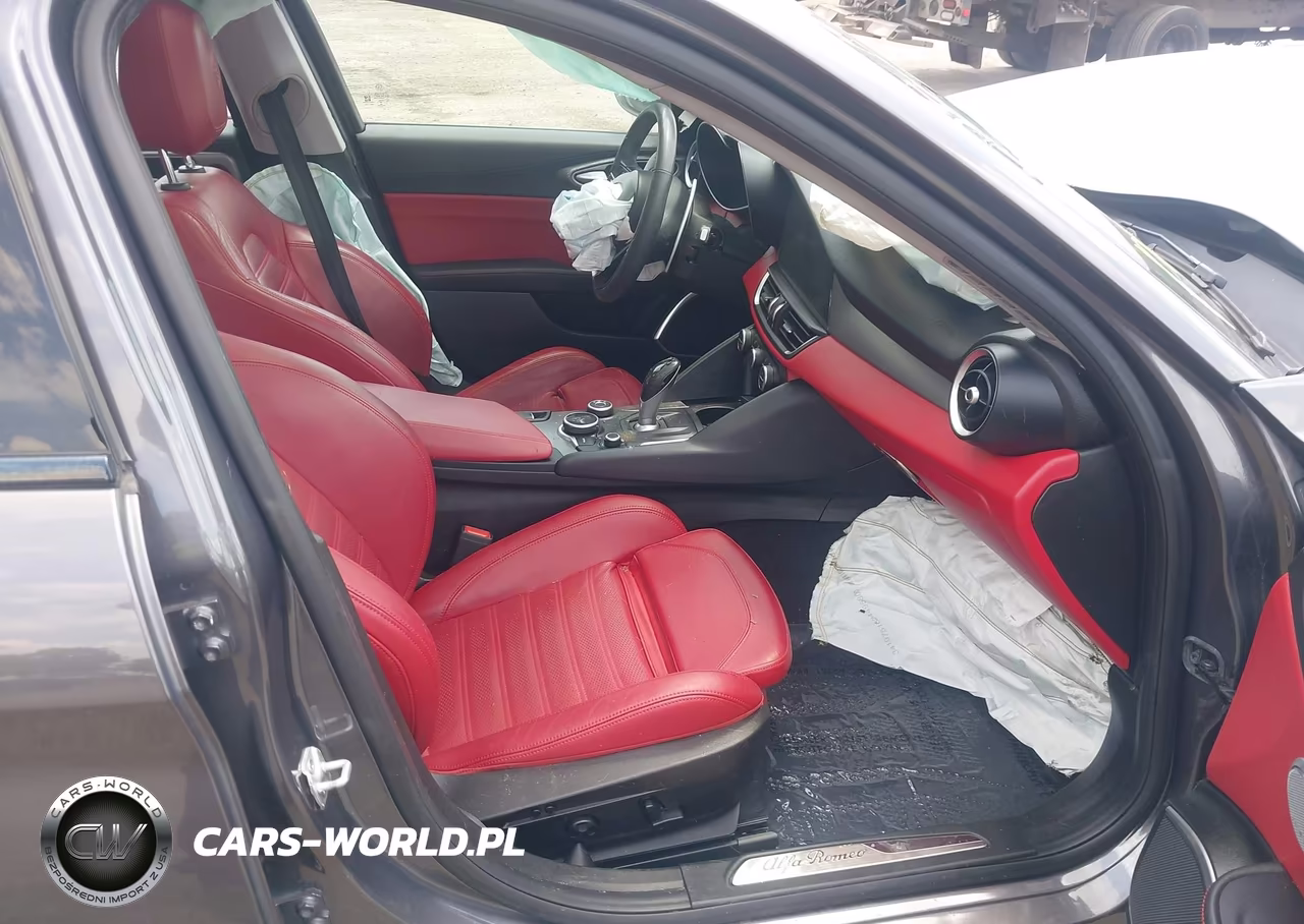 2018 Alfa Romeo Giulia Ti Sport Awd VIN:ZARFAEEN7J7566261 - 5