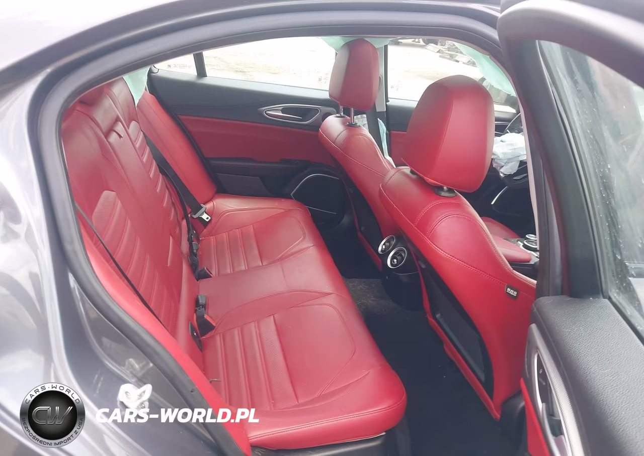 2018 Alfa Romeo Giulia Ti Sport Awd VIN:ZARFAEEN7J7566261 - 8