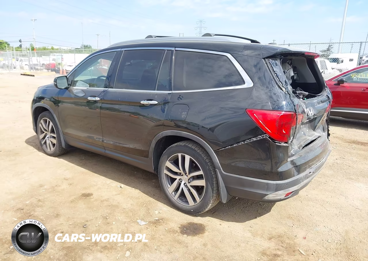 2017 Honda Pilot Touring VIN:5FNYF5H91HB030400 - 3