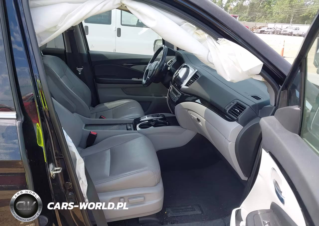 2017 Honda Pilot Touring VIN:5FNYF5H91HB030400 - 5