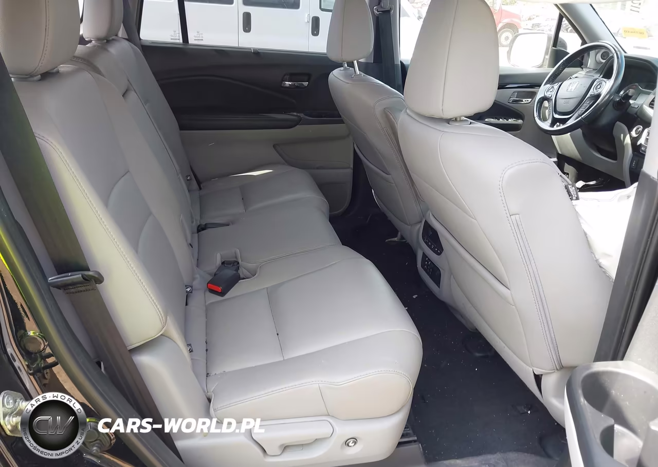 2017 Honda Pilot Touring VIN:5FNYF5H91HB030400 - 8