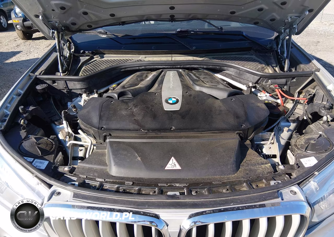 2015 BMW X5 xDrive50I VIN:5UXKR6C52F0J76371 - 10