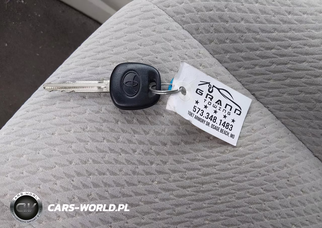 2011 Toyota Sienna Le V6 VIN:5TDKK3DC3BS024155 - 11
