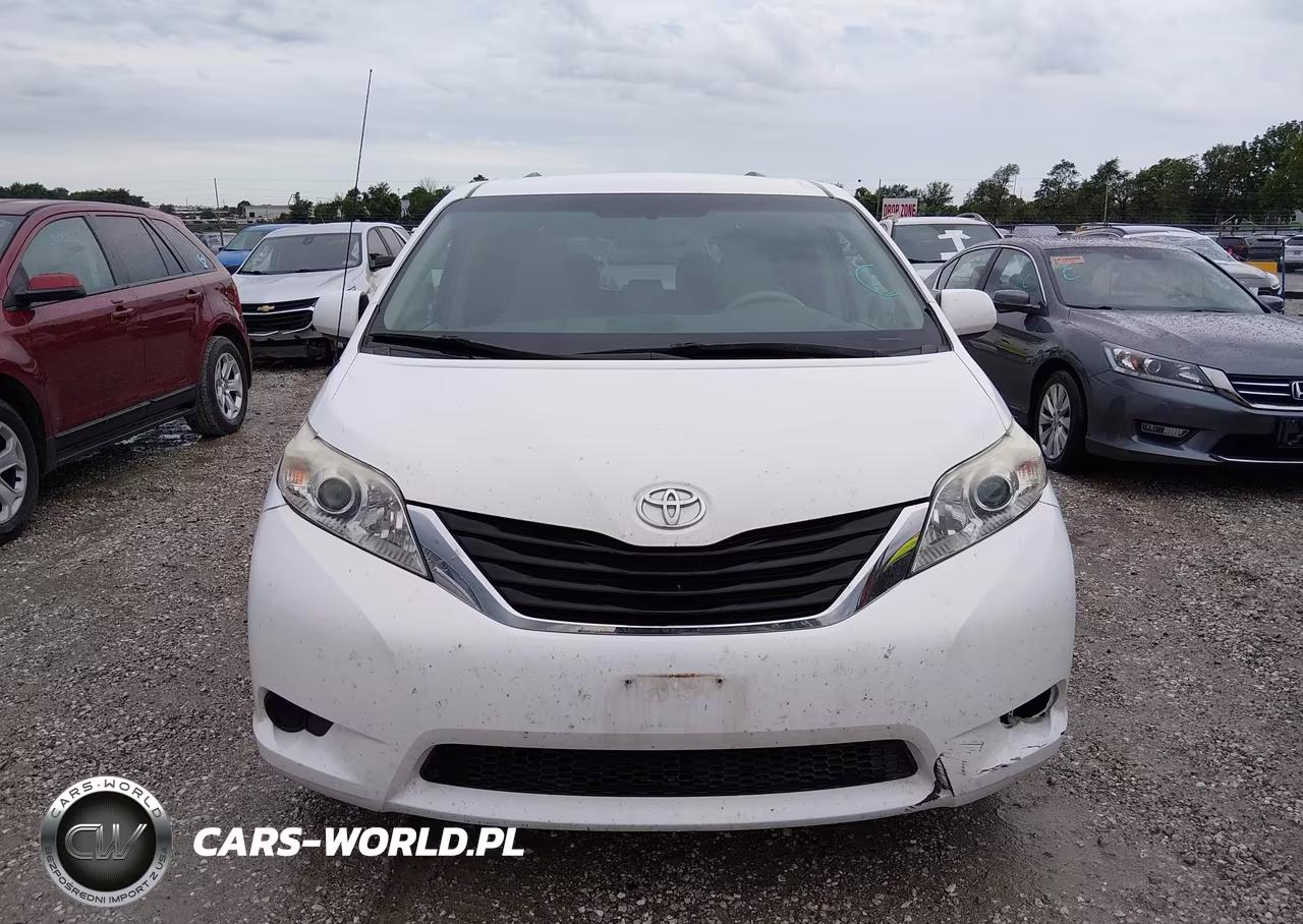 2011 Toyota Sienna Le V6 VIN:5TDKK3DC3BS024155 - 12