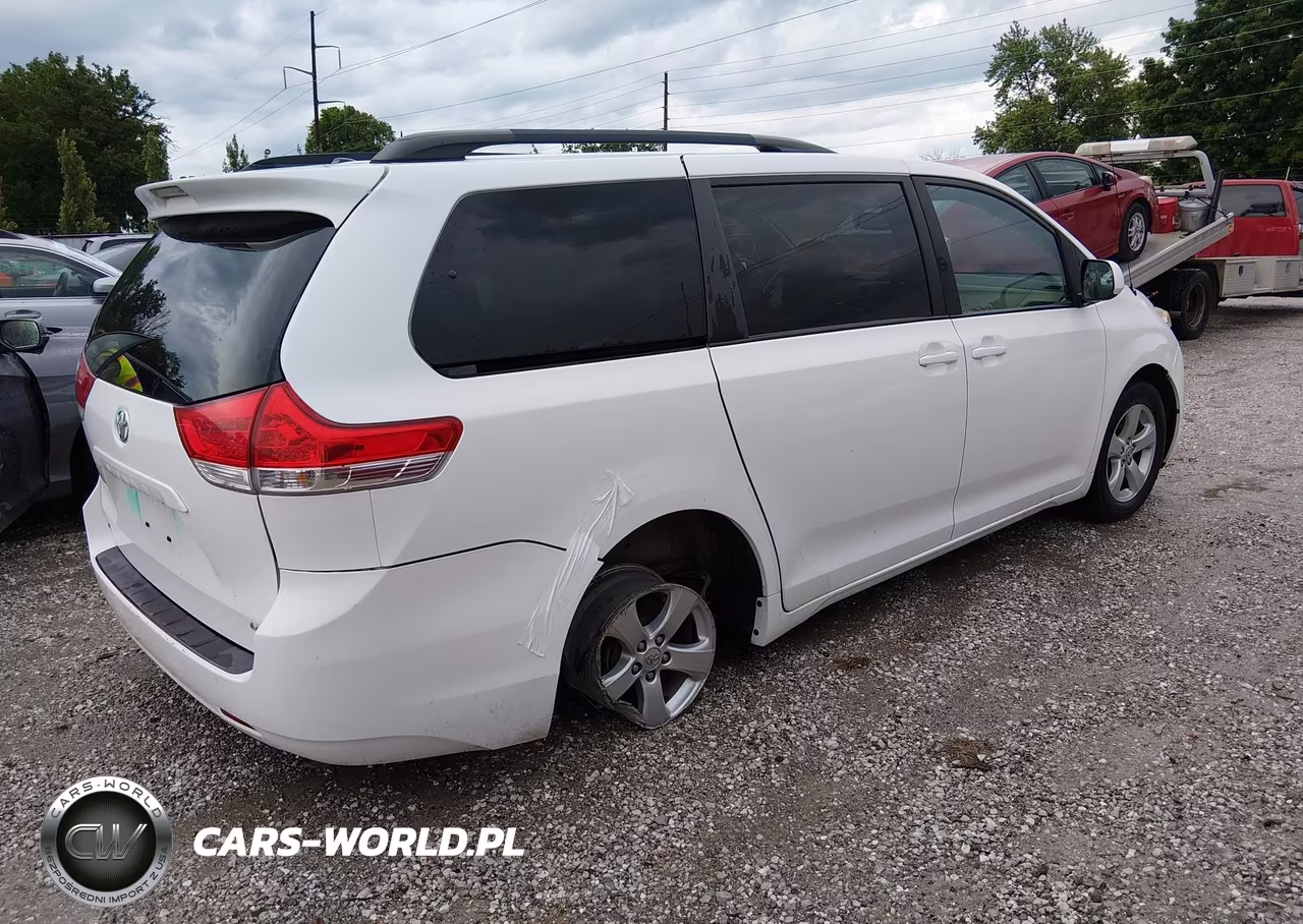 2011 Toyota Sienna Le V6 VIN:5TDKK3DC3BS024155 - 4