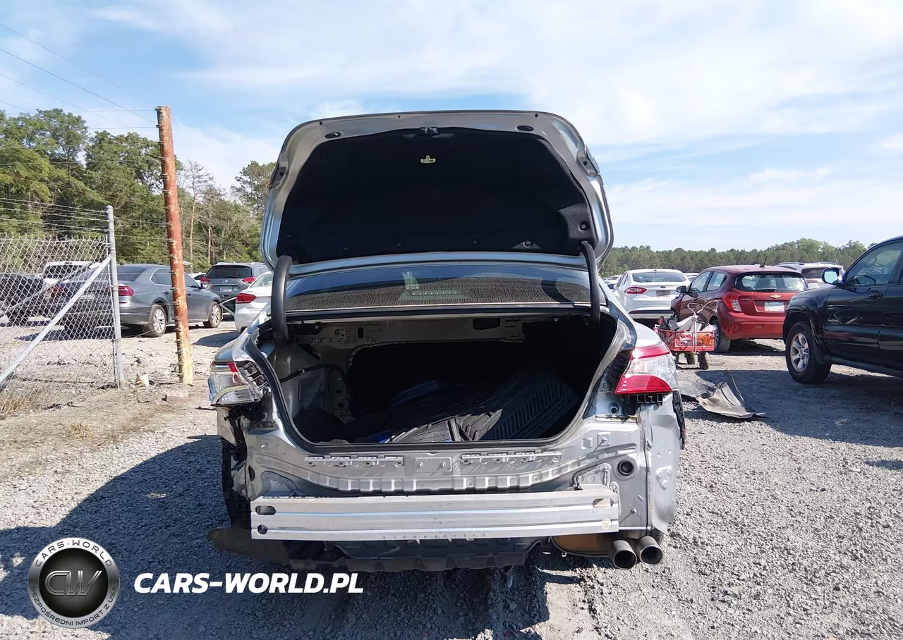 2020 Toyota Camry Se VIN:4T1G11AKXLU333218 - 17