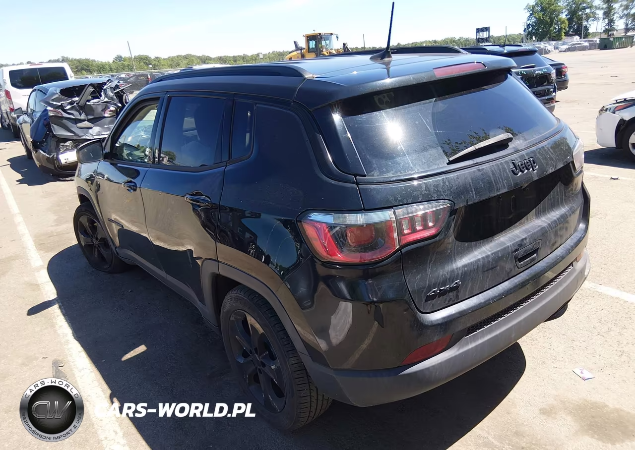 2019 Jeep Compass Altitude 4X4 VIN:3C4NJDBBXKT838955 - 3