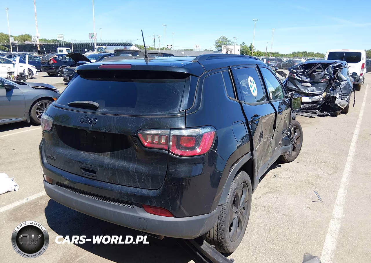 2019 Jeep Compass Altitude 4X4 VIN:3C4NJDBBXKT838955 - 4