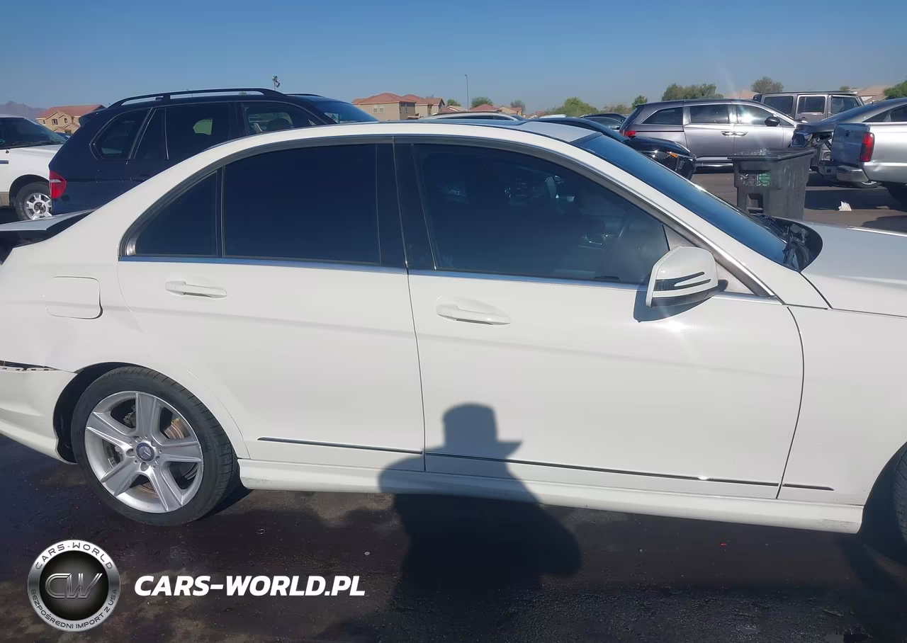 2010 Mercedes-Benz C 300 Sport VIN:WDDGF5EB5AR123865 - 13