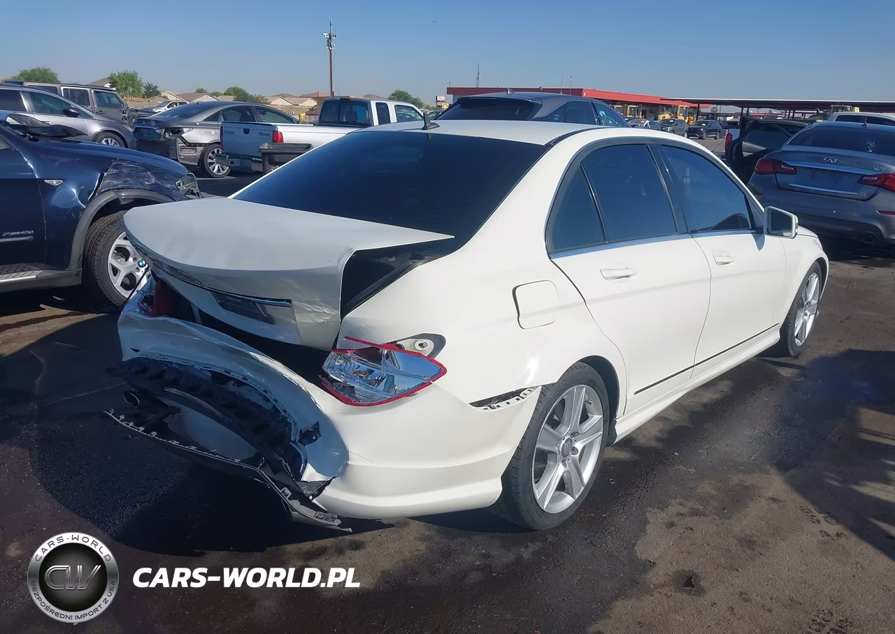 2010 Mercedes-Benz C 300 Sport VIN:WDDGF5EB5AR123865 - 4
