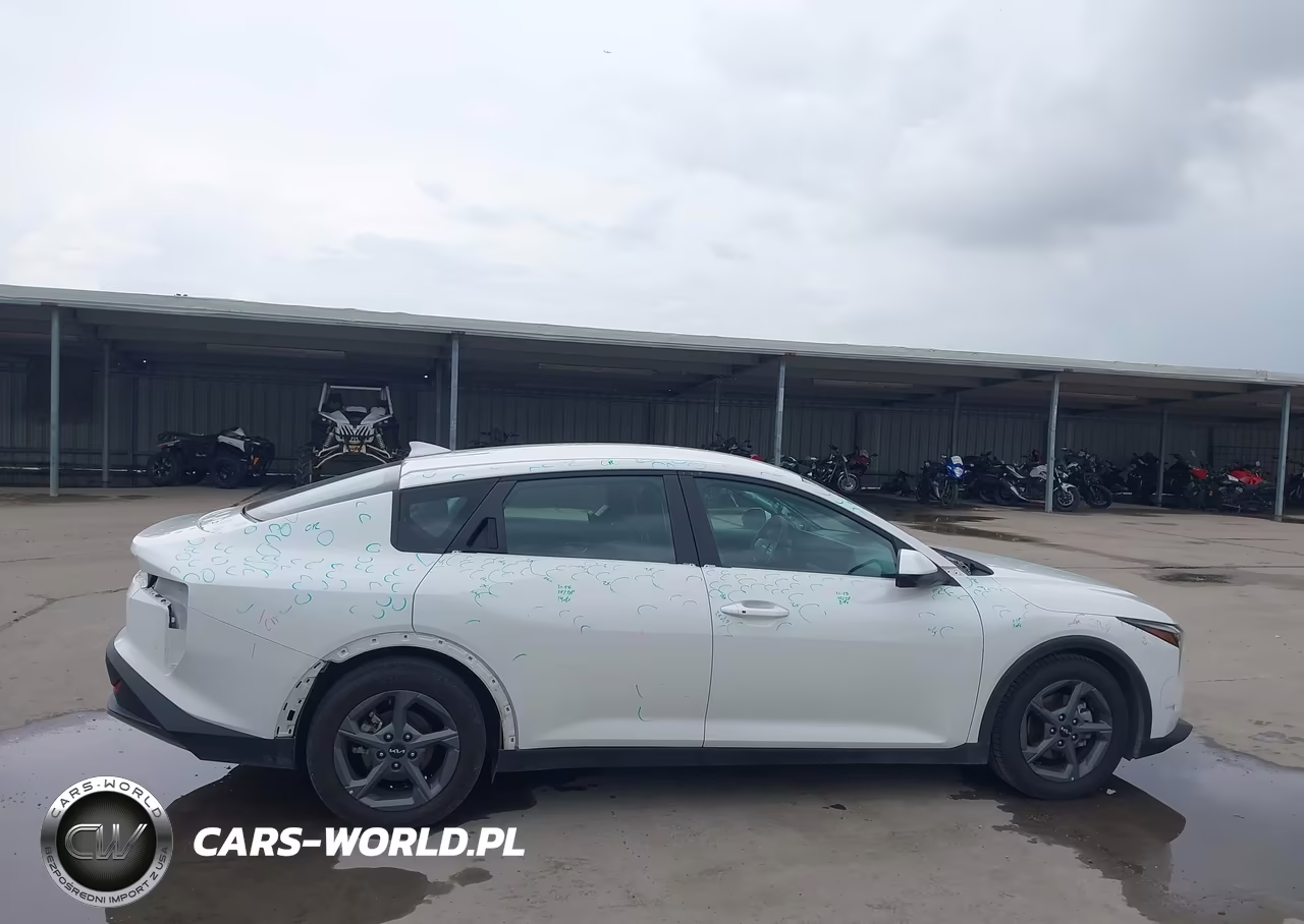 2025 Kia K4 Lxs VIN:3KPFT4DEXSE019664 - 14