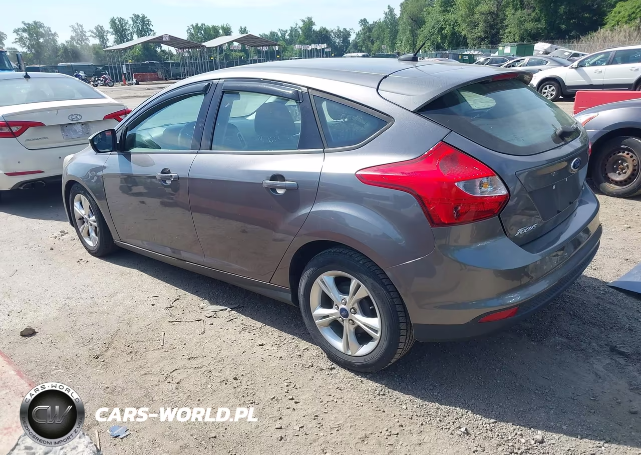 2014 Ford Focus Se VIN:1FADP3K23EL377785 - 3