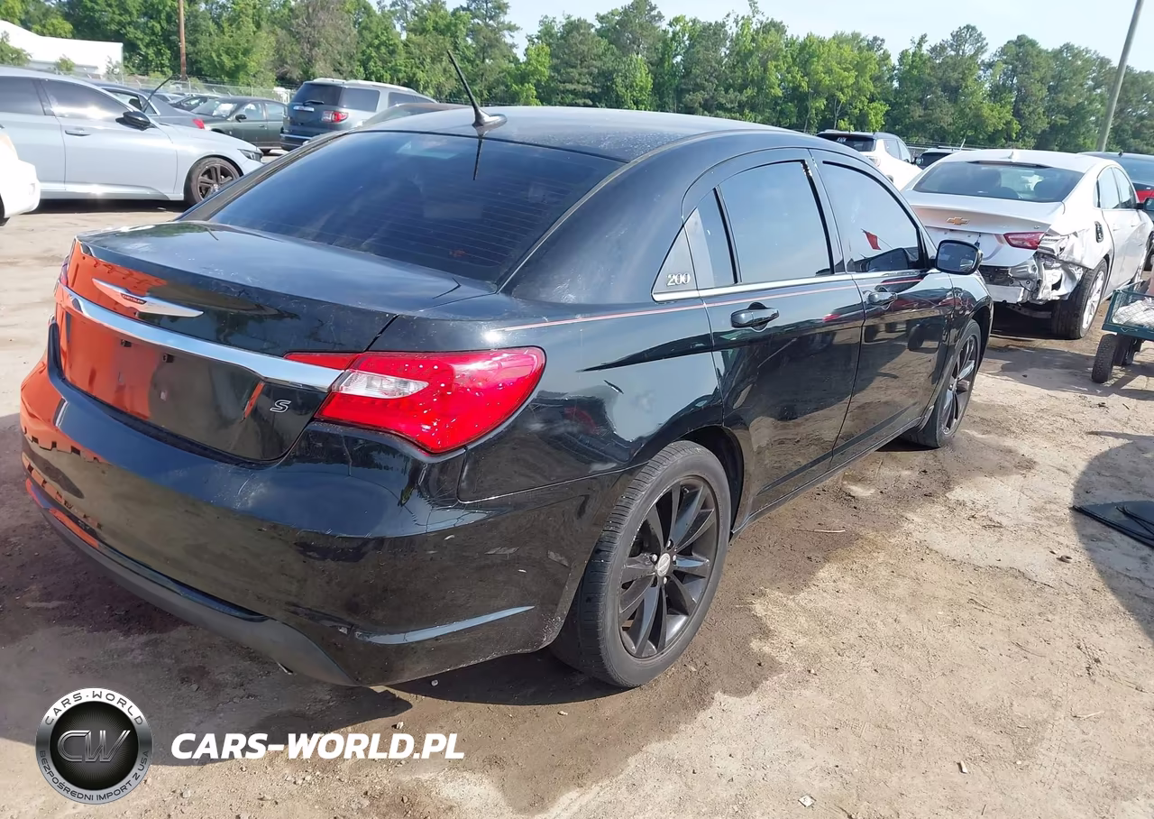 2013 Chrysler 200 Limited VIN:1C3CCBCG6DN650344 - 4