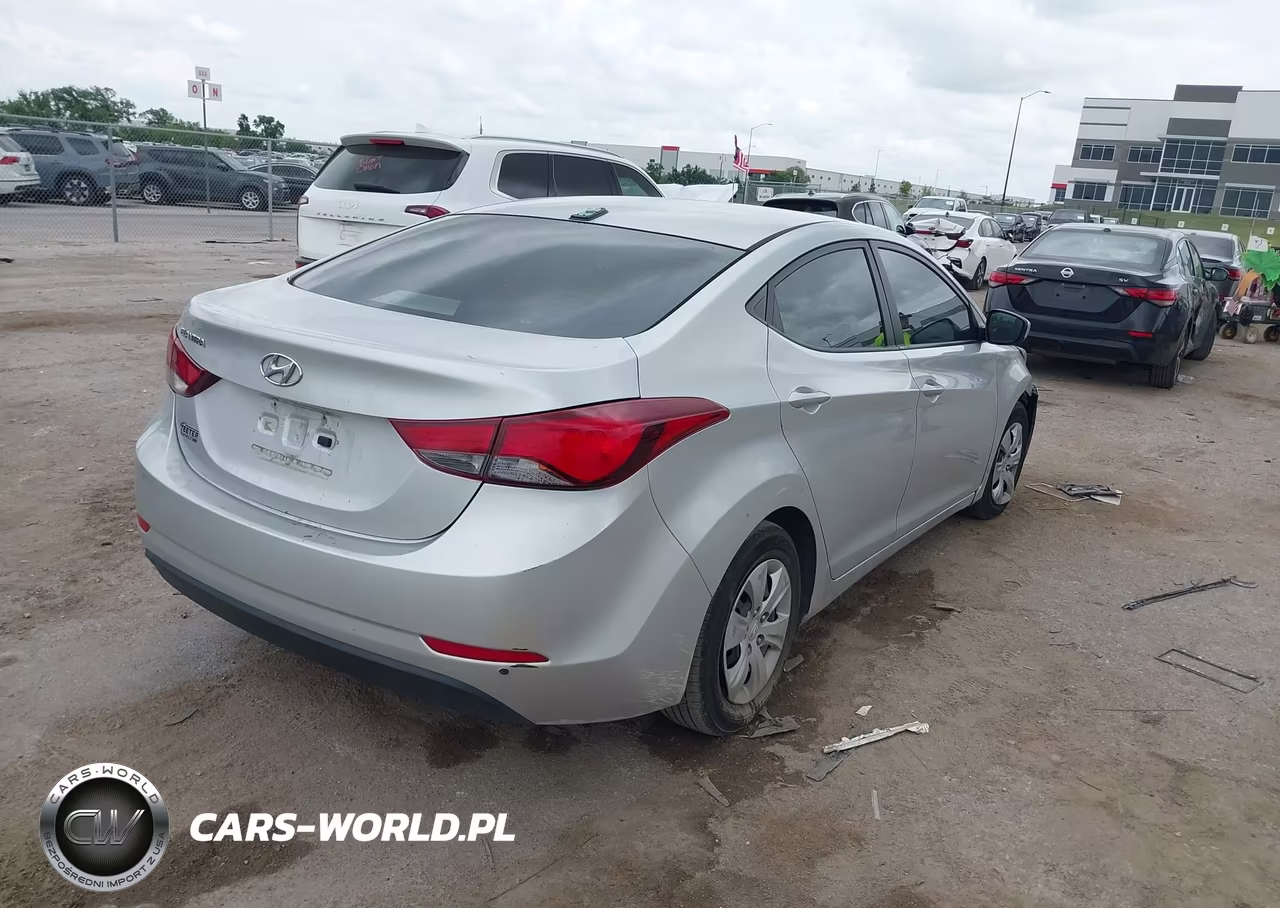 2016 Hyundai Elantra Se VIN:5NPDH4AE2GH705102 - 4