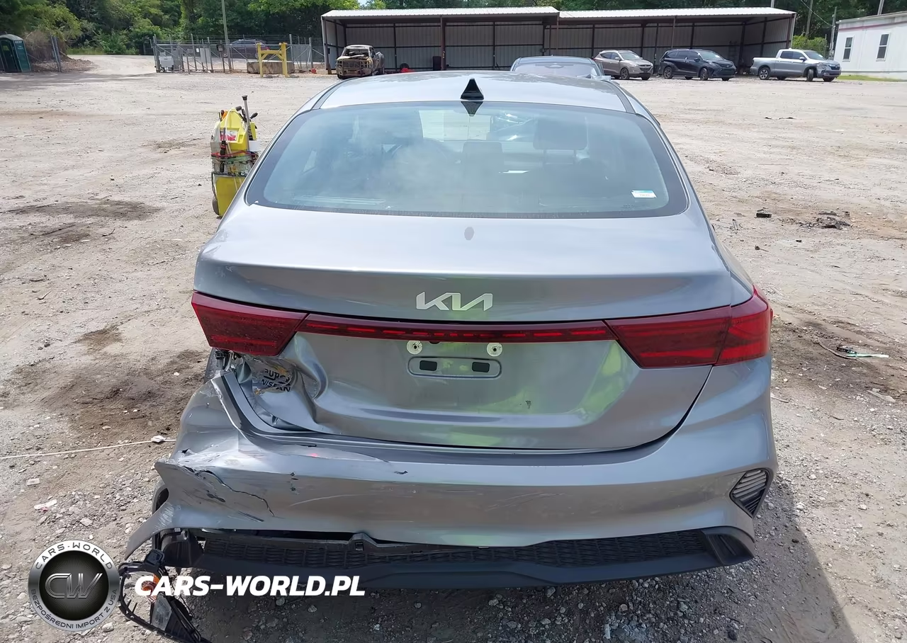 2024 Kia Forte Lxs VIN:3KPF24AD8RE787572 - 17