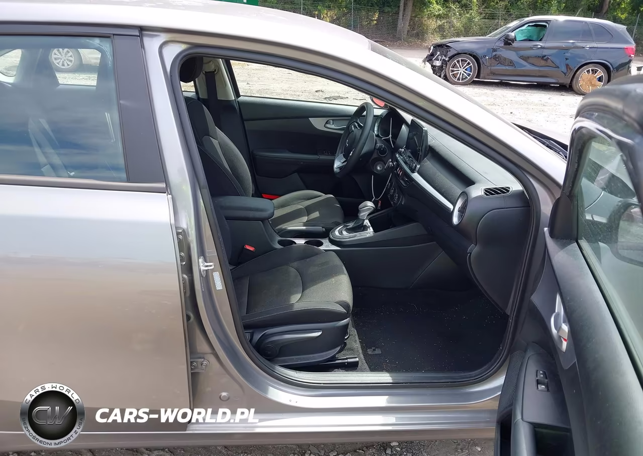 2024 Kia Forte Lxs VIN:3KPF24AD8RE787572 - 5