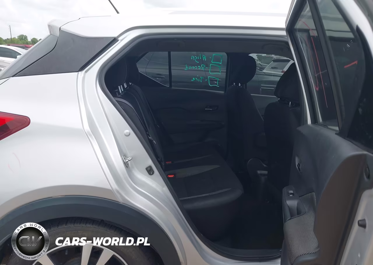 2018 Nissan Kicks Sv VIN:3N1CP5CU7JL530512 - 8