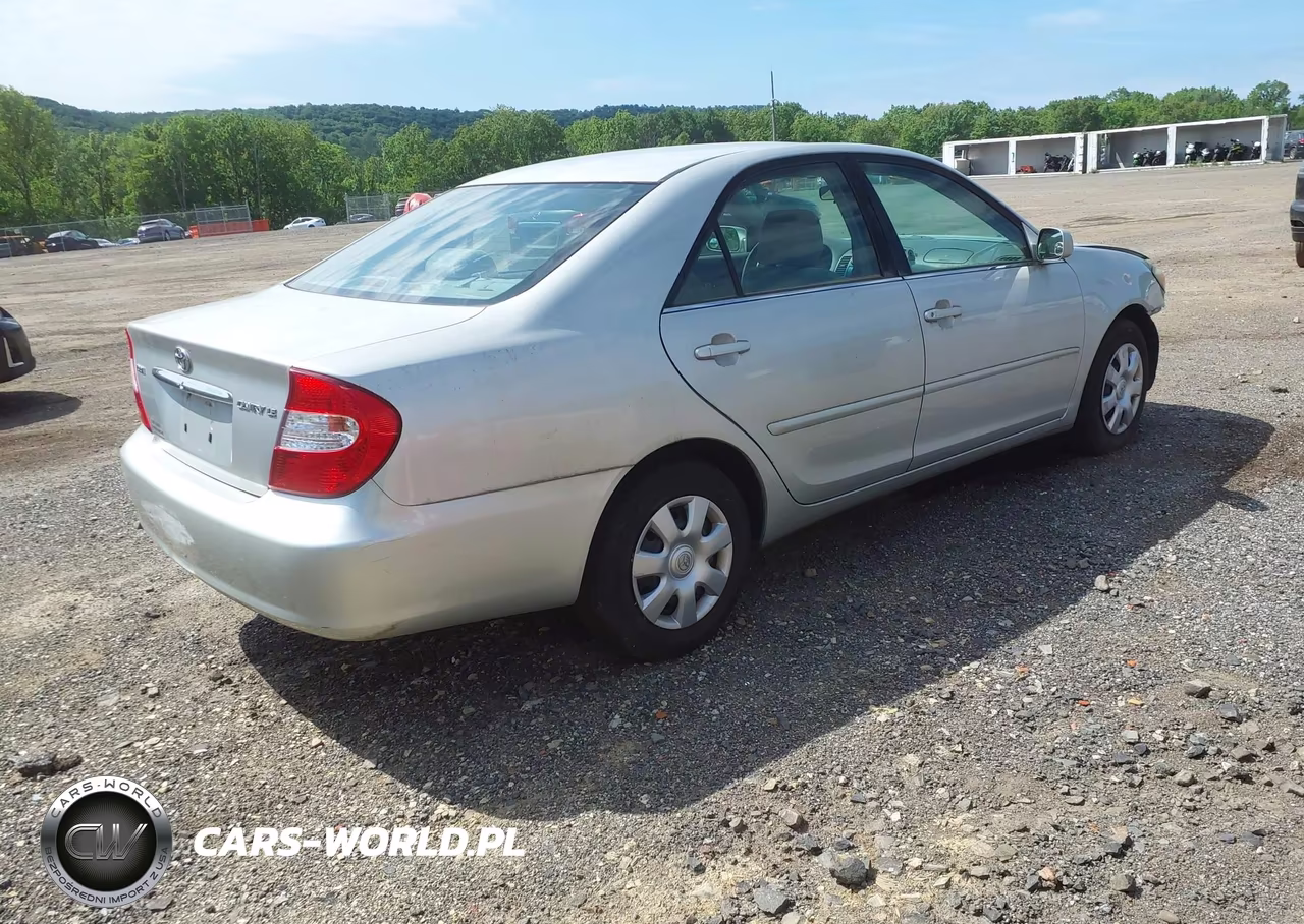 2003 Toyota Camry Le VIN:4T1BE32K53U648615 - 4